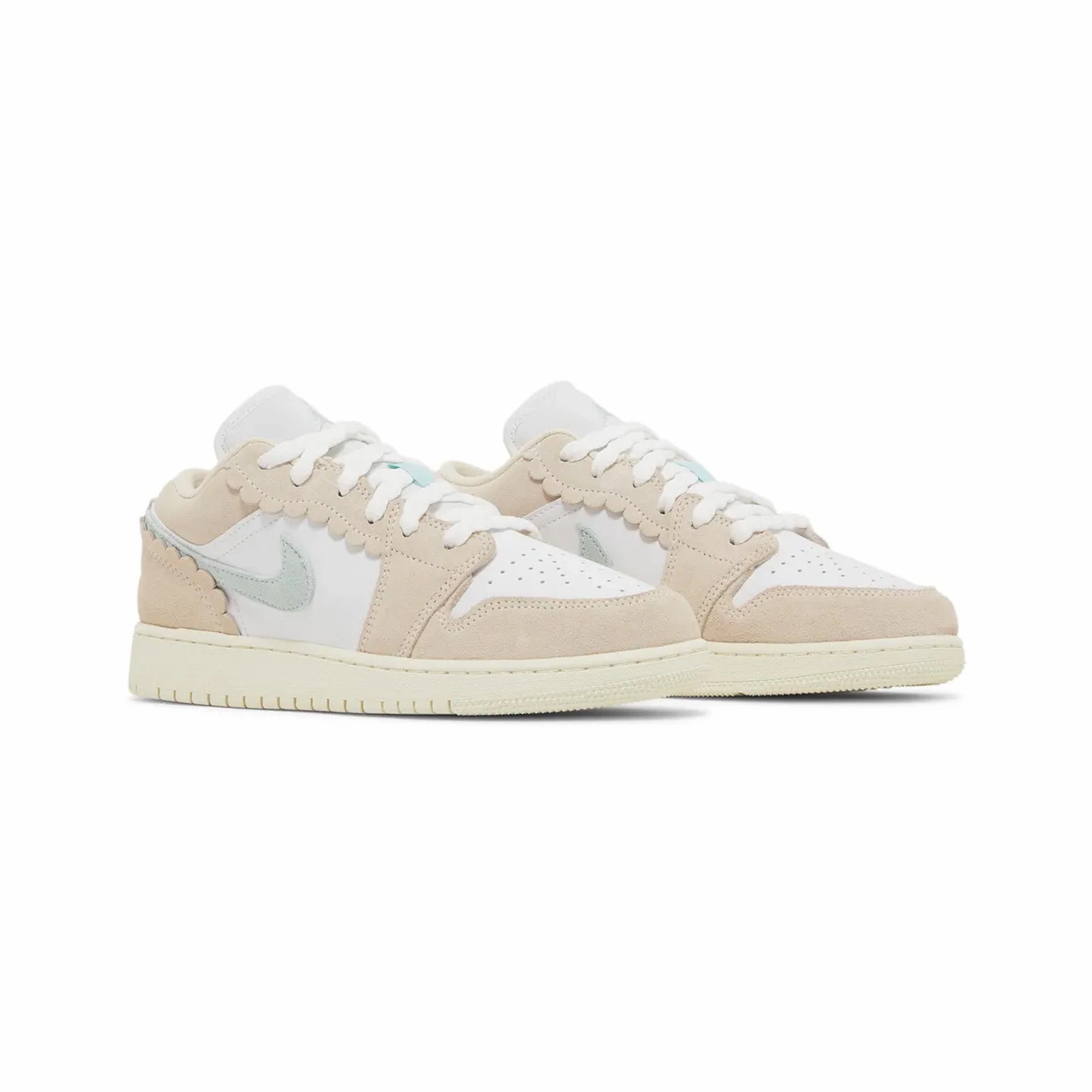 Air Jordan 1 Low SE 'Scalloped Edge Guava Ice' GS (2023)