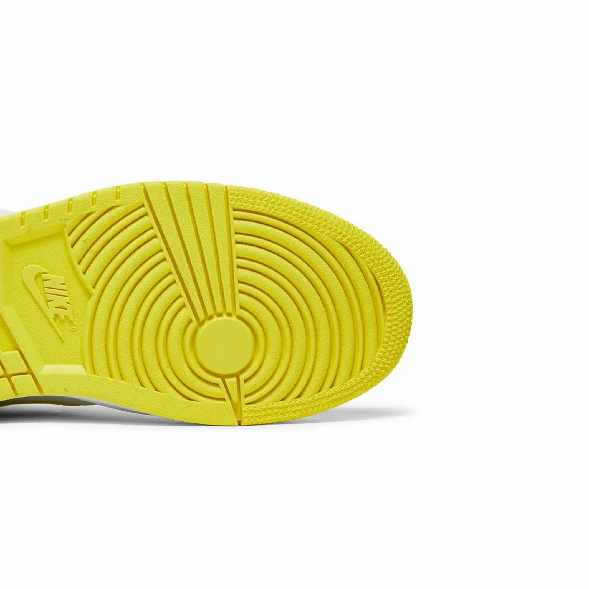 Air Jordan 1 Mid SE 'Voltage Yellow' W (2021)