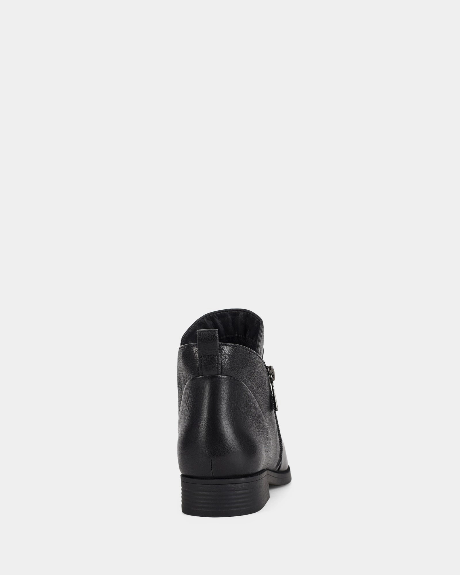 Chalet Black/Black