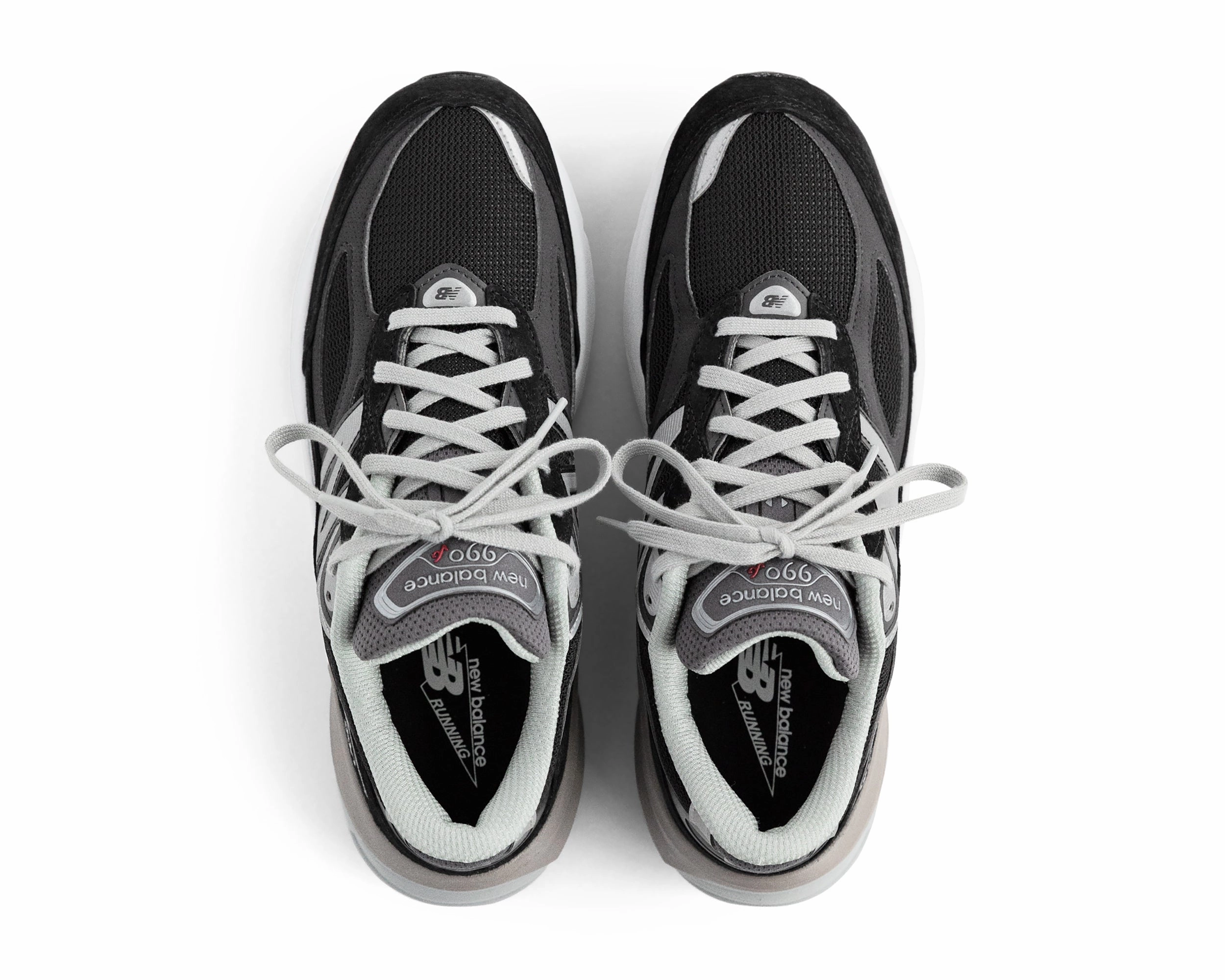 Men`s M990v6 Sneaker