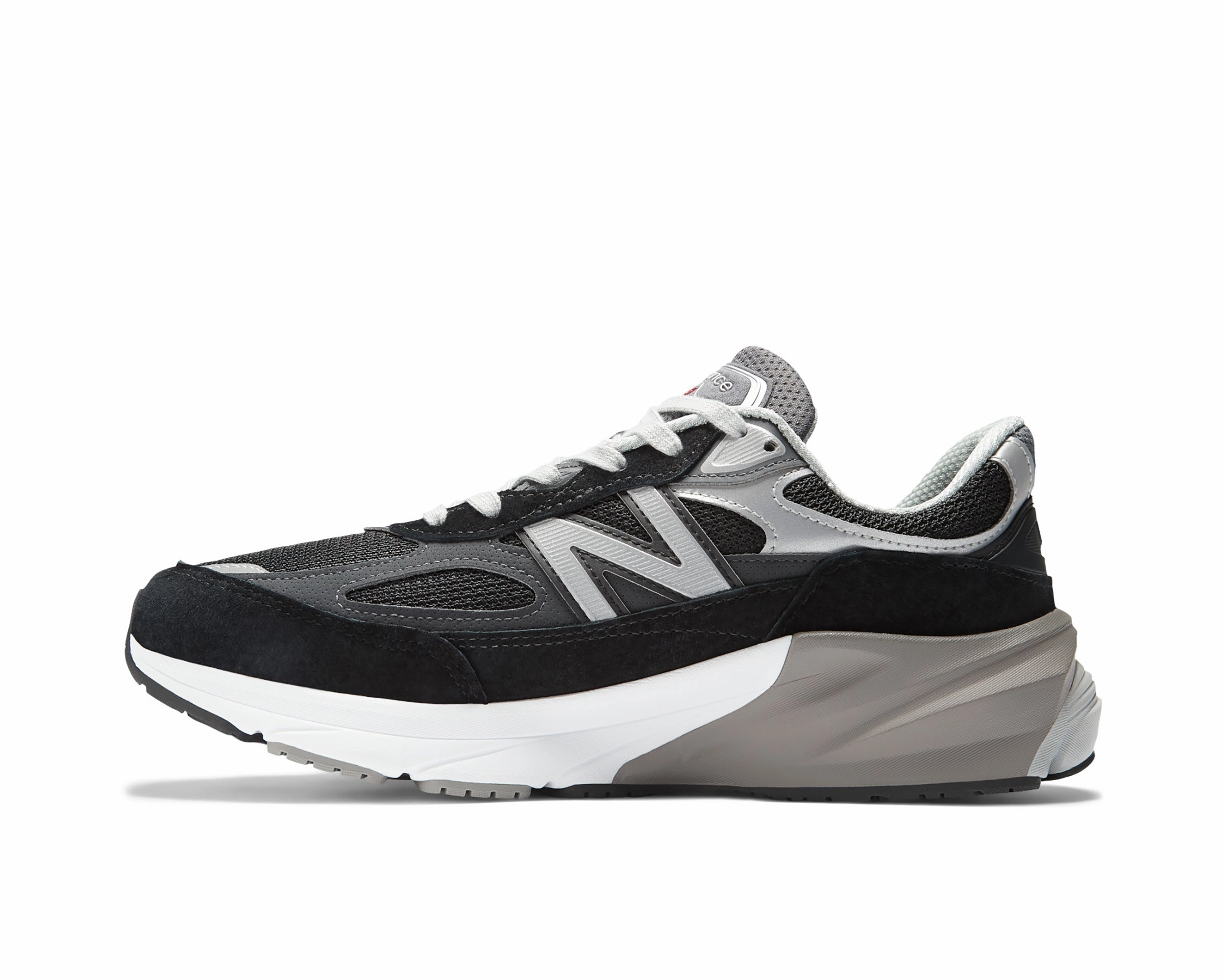 Men`s M990v6 Sneaker