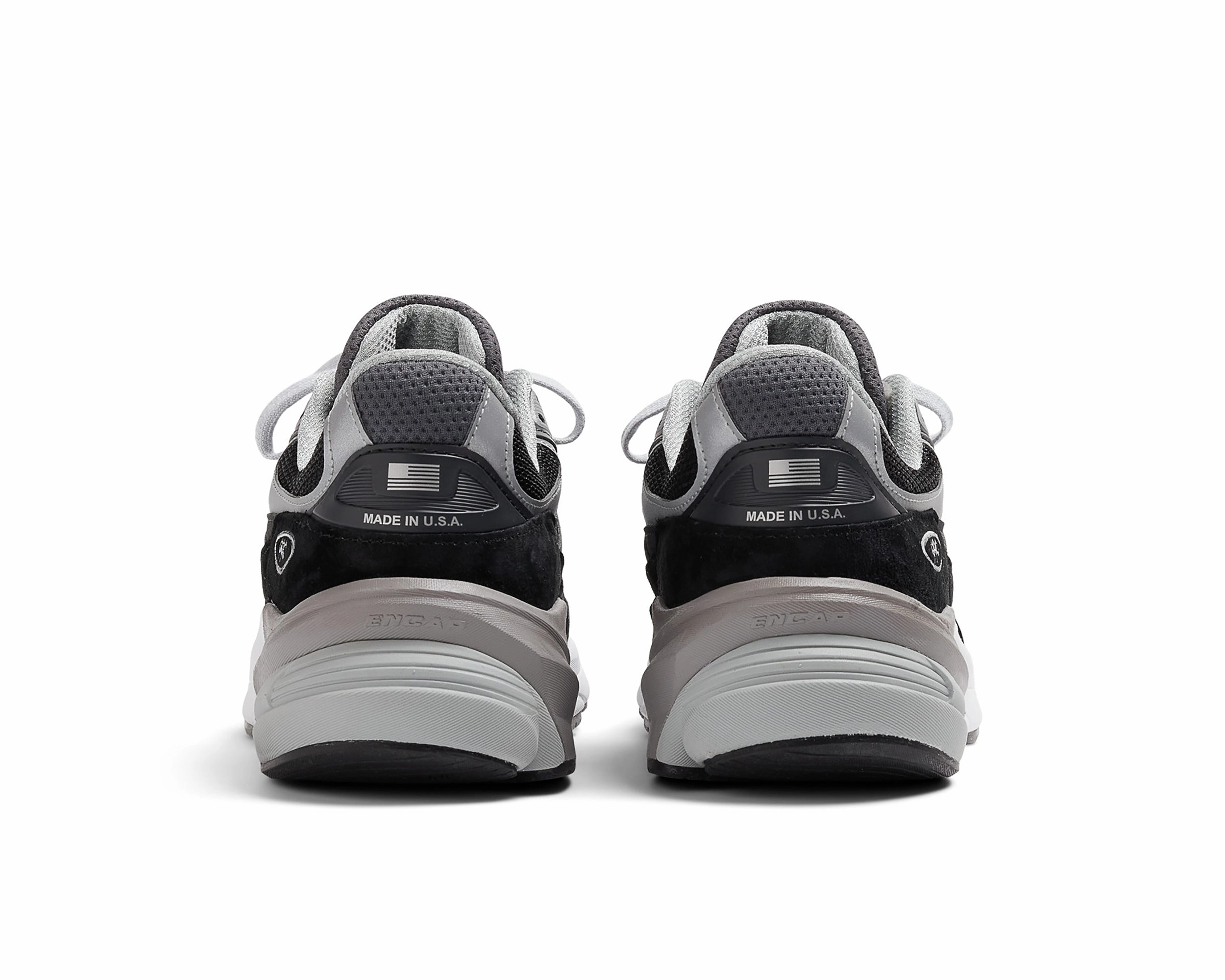 Men`s M990v6 Sneaker