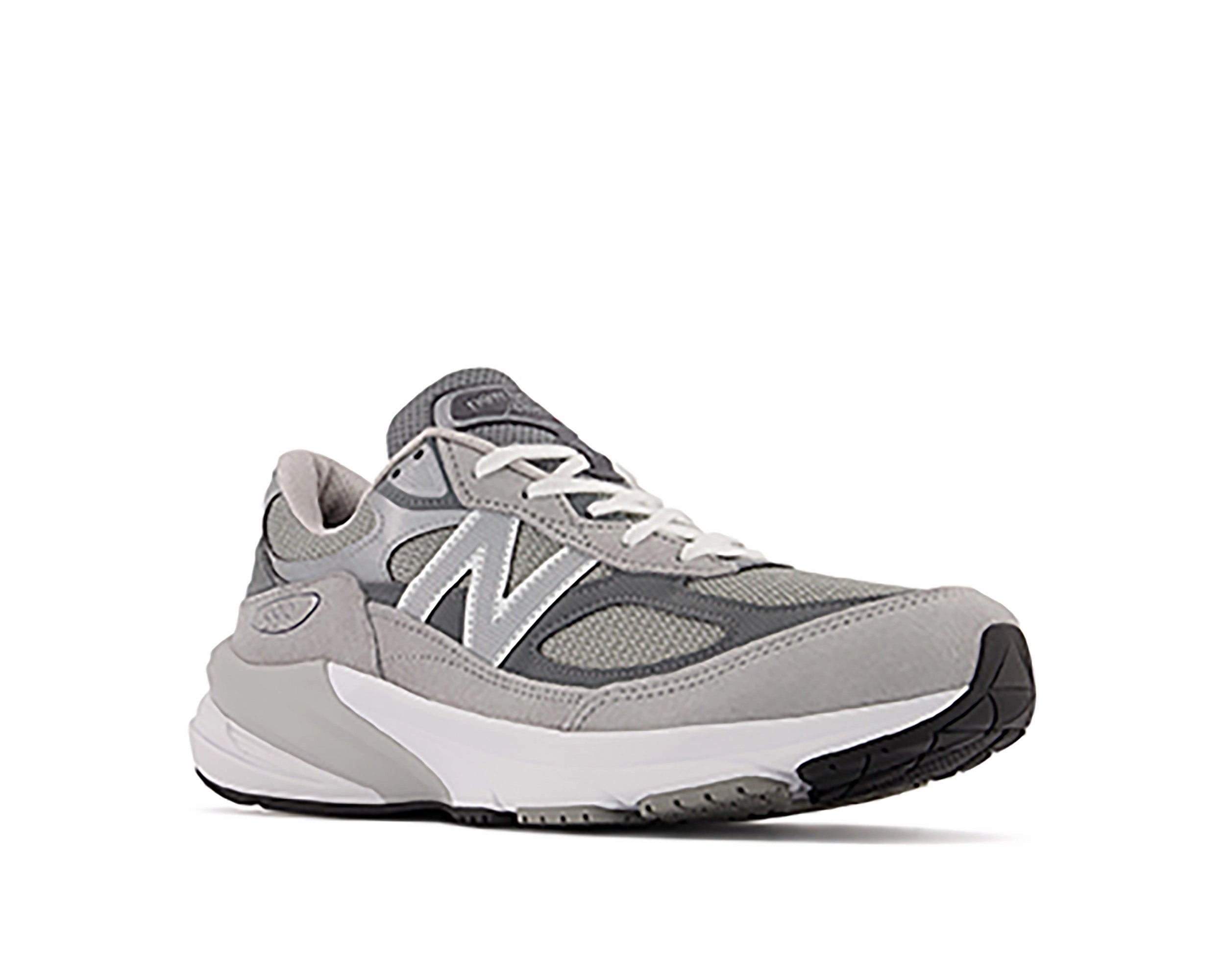 Men`s M990v6 Sneakers