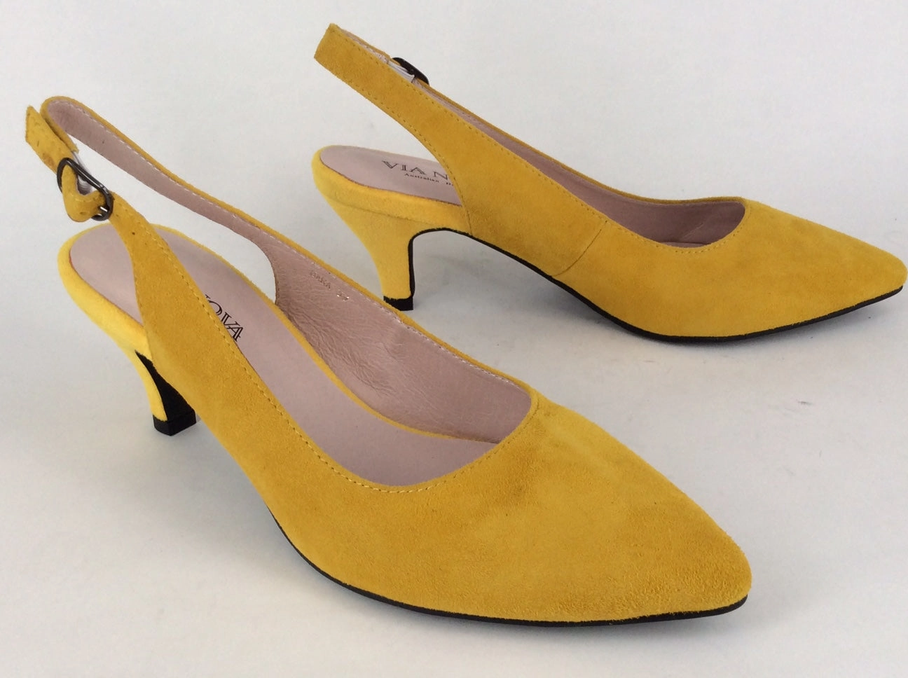 Via Nova Dara available in 5 colours