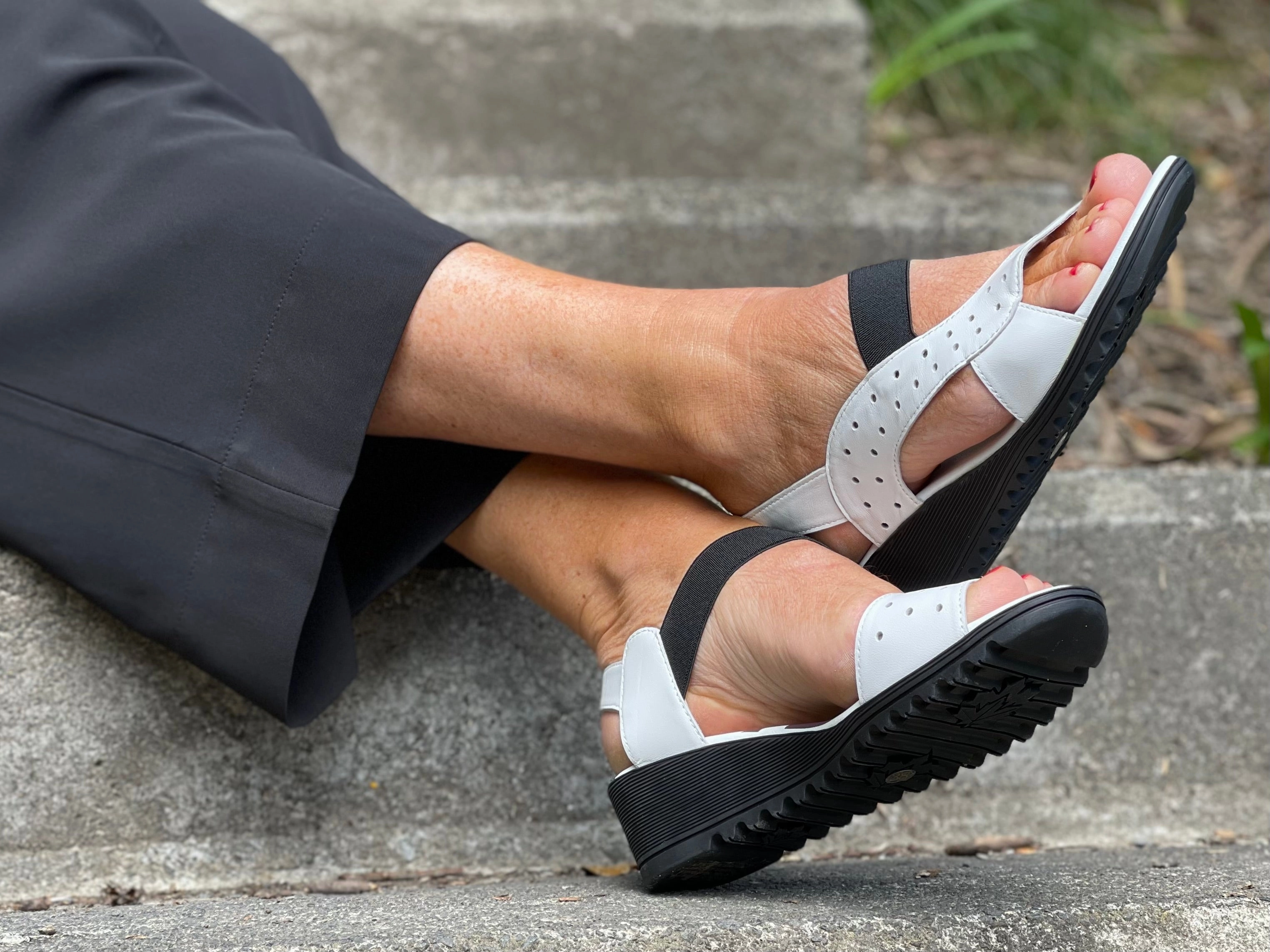 Via Nova Iconic available in 6 colours