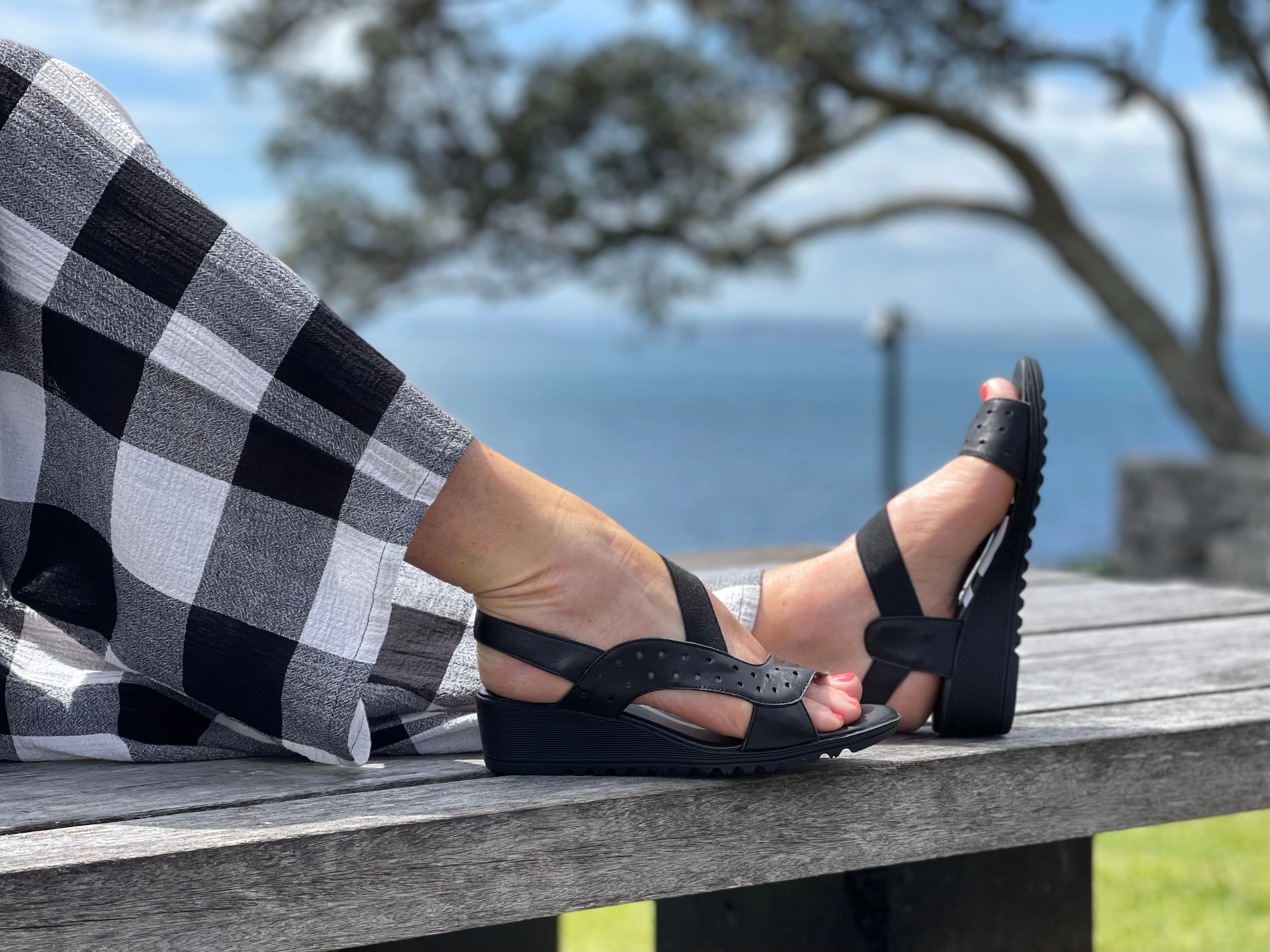 Via Nova Iconic available in 6 colours